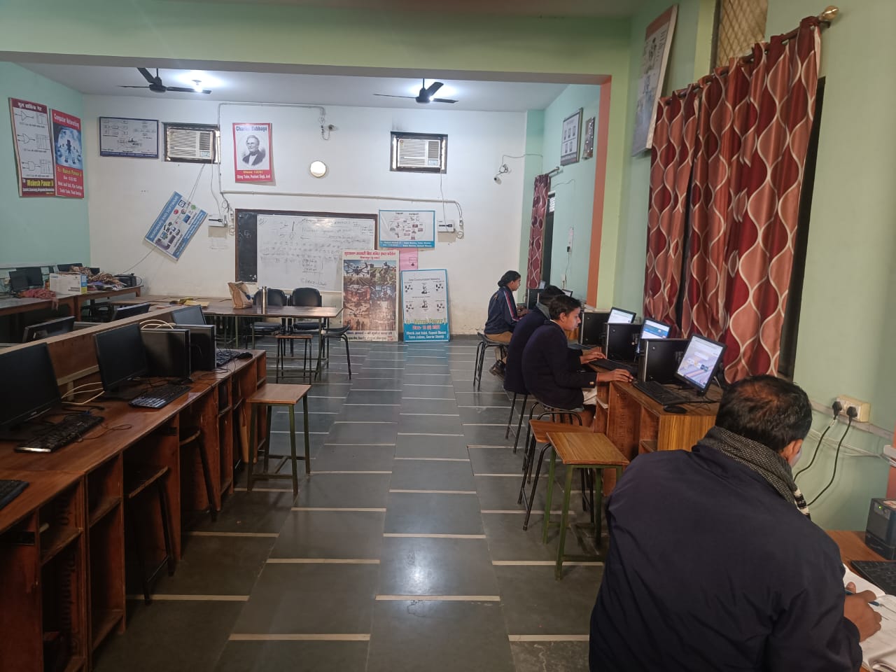 COMPUTER LAB