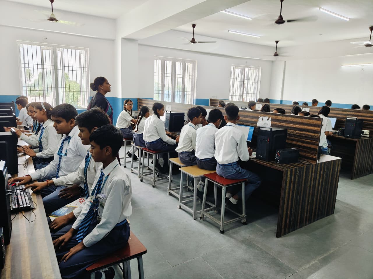 COMPUTER LAB